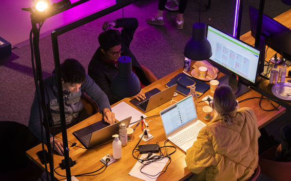 A hackathon on two continents for solving Sustainable Development Goals 31.3.–2.4.2023